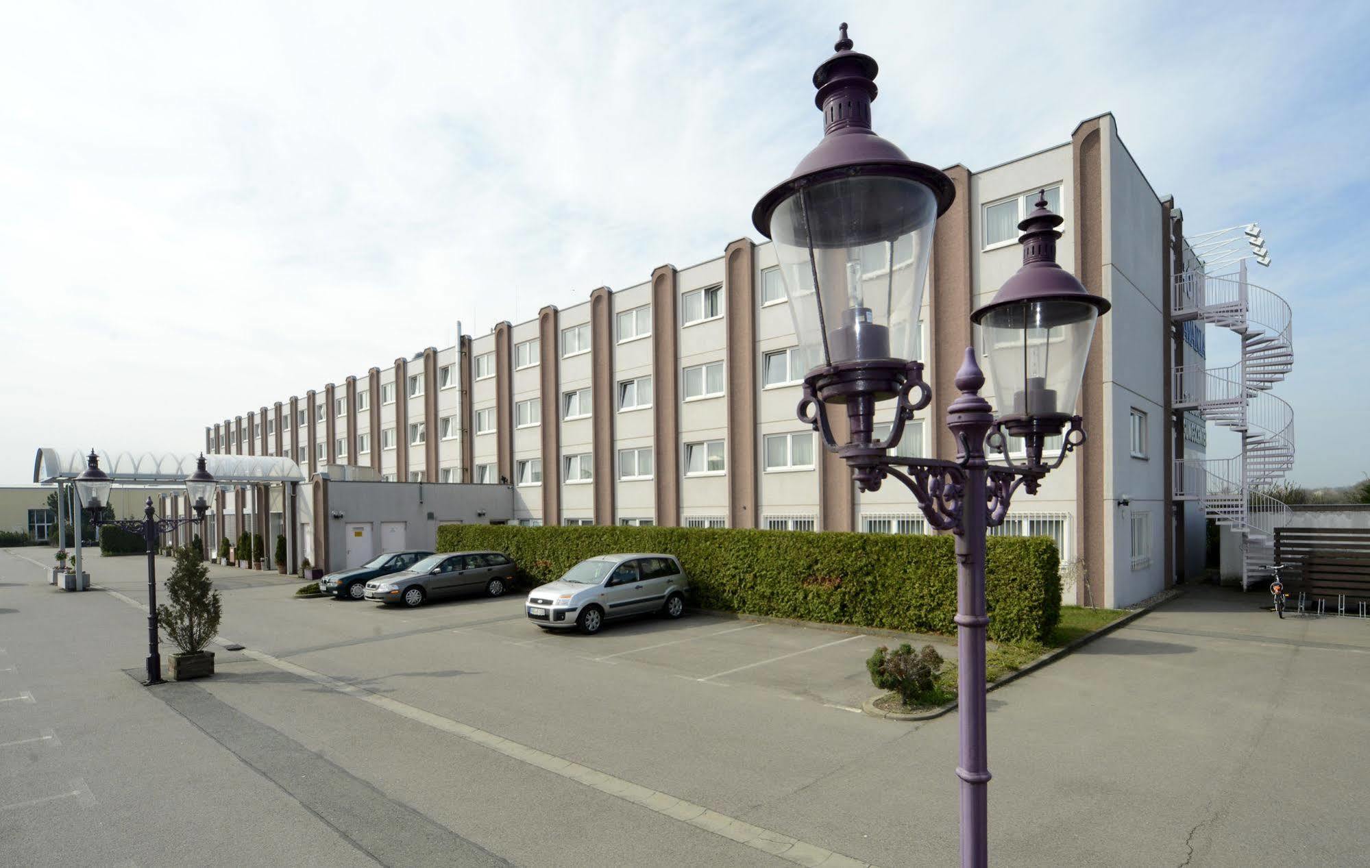 Hotel Bavaria Brehna Eksteriør bilde